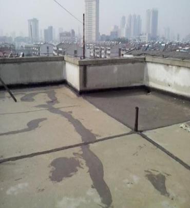 兴县漏水维修 楼顶漏水是什么原因，楼顶漏水维修方法是什么?